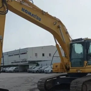 2012 komatsu pc210lc 8 – pelle sur chenilles de chantier (non destinée au transport de passagers)