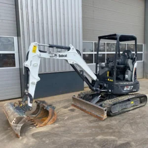 bobcat e27 + 3 godets – mini pelle 2,68t