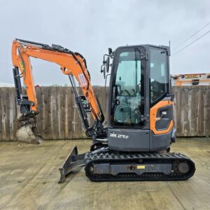 doosan dx27z–7 + 3 godets – mini pelle 2,7t