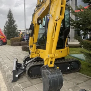 komatsu pc 26mr 5 + 3 godets – mini pelle 2,7t