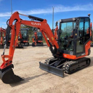kubota kx027 4 + 3 godets – mini pelle 2,59t