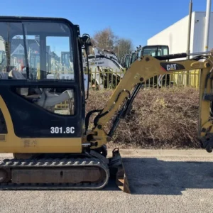caterpillar 301.8c + 3 godets – mini pelle 1,68t