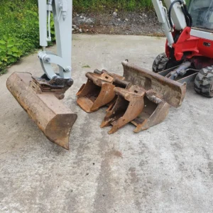takeuchi tb014 + 5 godets – mini pelle 1,5t