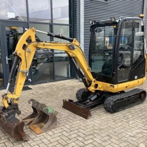 caterpillar 301.7 d + 4 godets – mini pelle 1,7 t