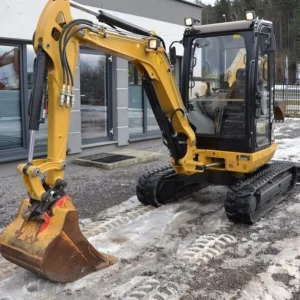 caterpillar 302.7 dcr + 3 godets – mini pelle 2,67t